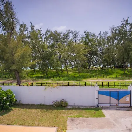 Villa Fitz: Sunlit Beach Getaway W/ Pool + Wifi Belle Mare Exterior photo